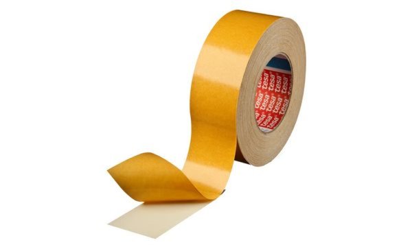 TESA fix doppelseitiges Klebeband 4934, 50 mm x 25 m mit Gewebeträger, Klebmass