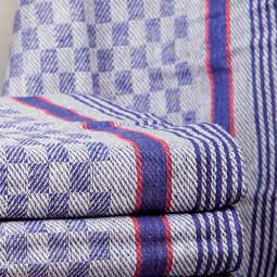Grubenhandtuch glatt | 45 x 90 cmKaro-Muster blau-grau mit roten Streifen, 95°C waschbar