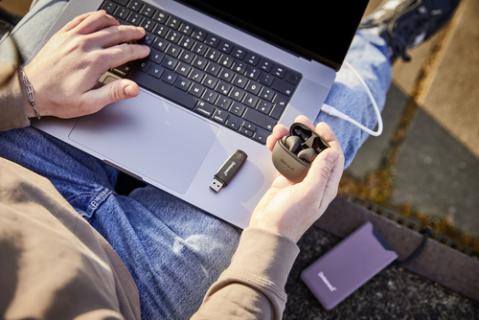 Image 71b5d5cf14ce08421f8f07229750841740c0dbe3.jpg Image