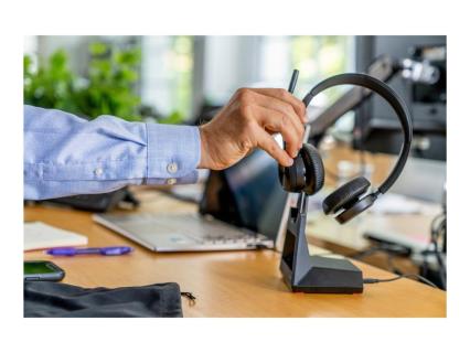 HP POLY Voyager 4320 USB-C Headset + BT700 Dongle