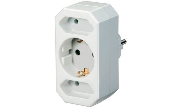 Adapterstecker Schutzkontakt auf 1 Schutzkontakt-Steckdose und 2 Euro-Steckdose