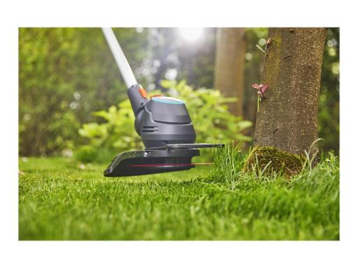 Image GARDENA_ComfortCut_Ready-To-Use_Set_Akku-Rasentrimmer-Set_img6_4589117.jpg Image