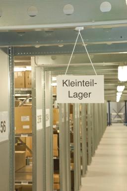 Image MAGNETOPLAN_52636_Wandhalterung_Indoor_Universalhaken_img3_3868704.jpg Image