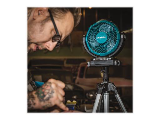 Image MAKITA_Akku_Lfter_DCF102Z_18V_img2_3693962.jpg Image