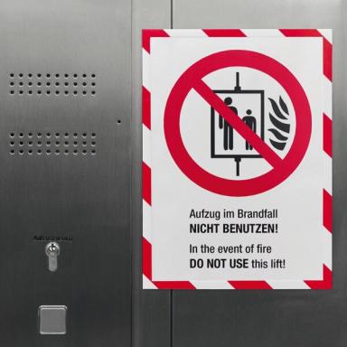 Image Magnetrahmen_Magnetofix_SAFETY_rot-wei_A4_img4_4390181.jpg Image