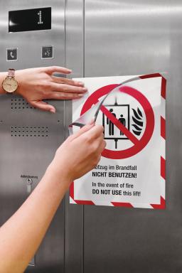 Image Magnetrahmen_Magnetofix_SAFETY_rot-wei_A4_img7_4390181.jpg Image