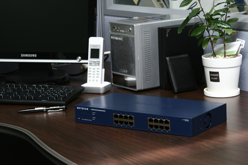 Image NETGEAR_16_X_101001000_GIGABIT_SWITCH_img1_3690493.jpg Image