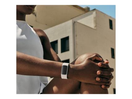 FITBIT Charge 6 AMOLED Aktivitäts-Trackerarmband Beige - Silber (40-56-7911)