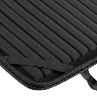 RIVACASE 5130 14 und MacBook Air 15 schwarz